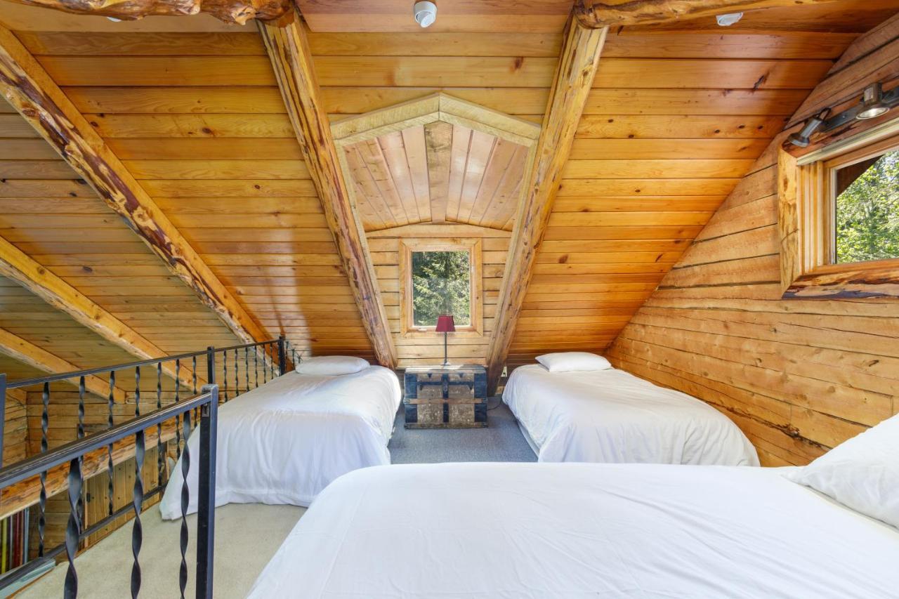 Alpine Meadows Log Cabin Girdwood Exterior photo
